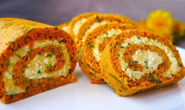 Сонце на тарілці: рецепт морквяного рулета з тунцем, який зробить ваш новорічний стіл незабутнім