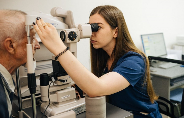 Операція на очі безкоштовно: де у Кам’янському лікують катаракту за держпрограмою