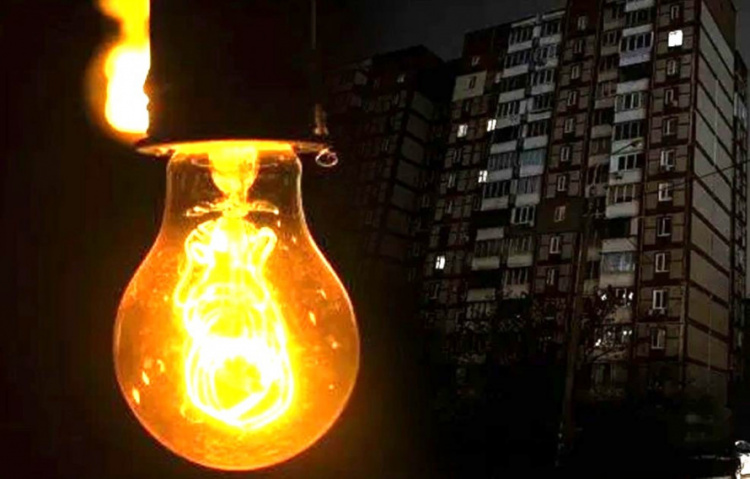 В Кам'янському 2 лютого через ремонти вимкнуть світло мешканцям понад 100 будинків: графік та адреси відключень