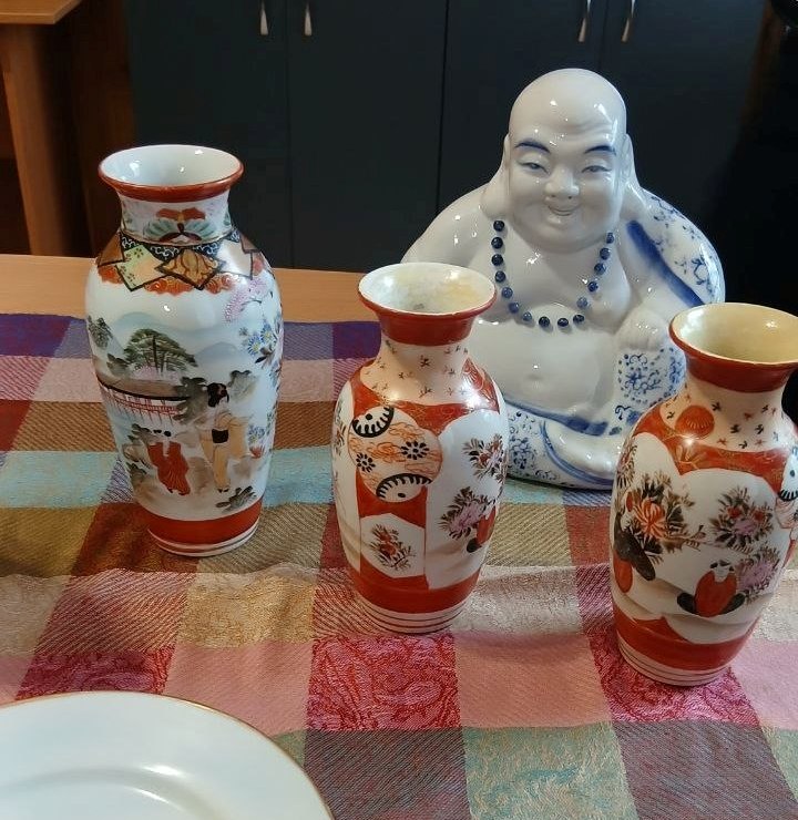 Мистецтво крізь віки: у бібліотеці Кам’янського презентували японський фарфор