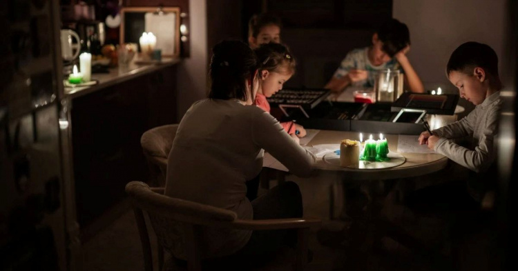 Графіки відключень світла на Дніпропетровщині 14 березня: ДТЕК та ЦЕК