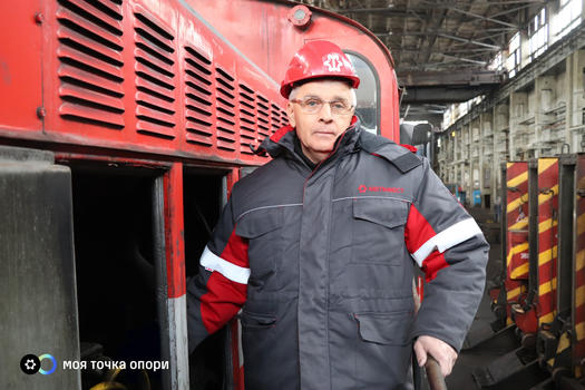 Досвідчений "хірург", тільки пацієнти – це локомотиви: історія Олександра Чернова