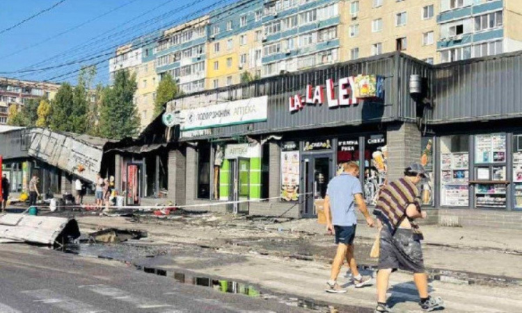 В Кам'янському затримали хлопця, який підпалив авто та торгівельні ряди - подробиці від поліції