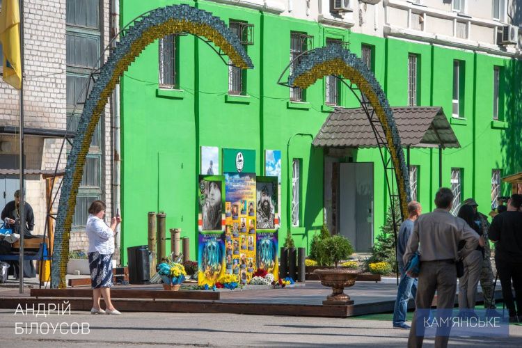 У Кам’янському встановили меморіал на честь загиблих воїнів