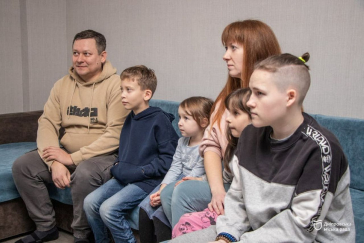 Виховують п'ятьох дітей, троє з яких прийомні - історія незламної сім'ї Дніпропетровщини