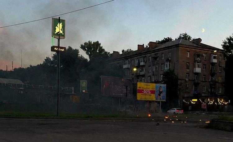 Вибух дрона у Кам'янському залишив після себе смертельну загрозу просто посеред жвавої дороги