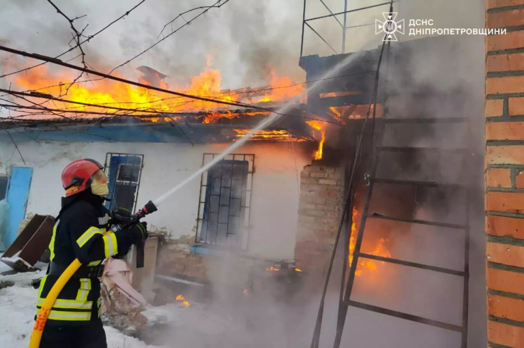 Смертельний січень: рятувальники Дніпропетровщини б’ють на сполох через пожежі в оселях