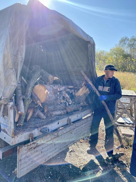 Допомога бездомним тваринам: Фонд розвитку Кам'янського доставив необхідні ресурси до притулку