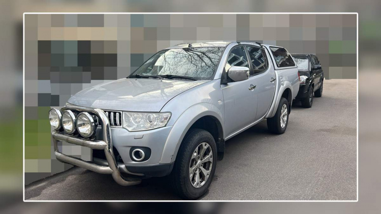 Автівки для дронарів: Метінвест передав позашляховики підрозділу БПЛА бригади «Хортиця»