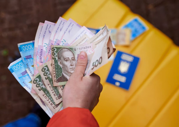 Чому затримують виплати ВПО у січні 2026 – причини та що робити