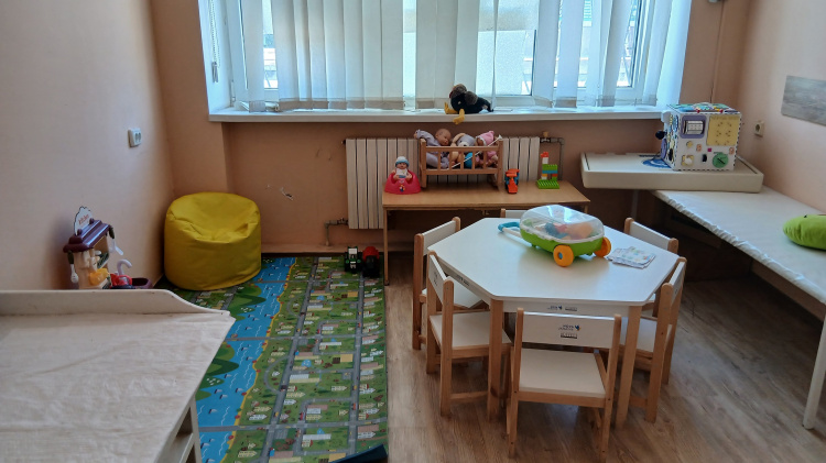 На залізничному вокзалі Кам’янського працює безкоштовна дитяча кімната