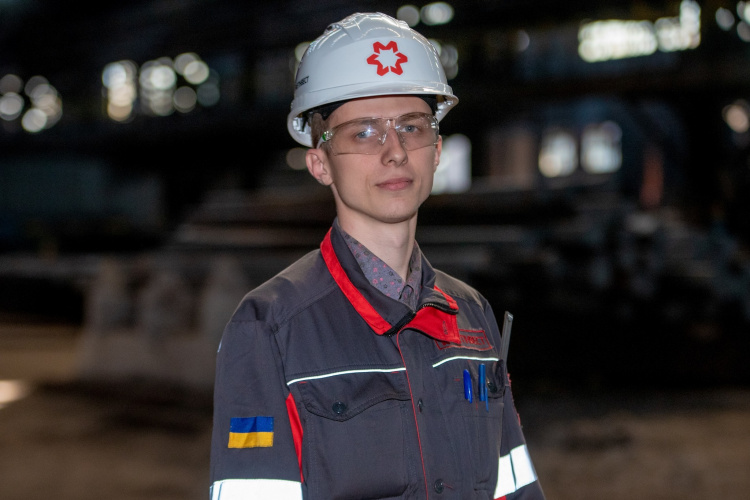 Молодий прокатник з Каметсталі взяв участь у першому в Україні виробництві нового виду металопродукції