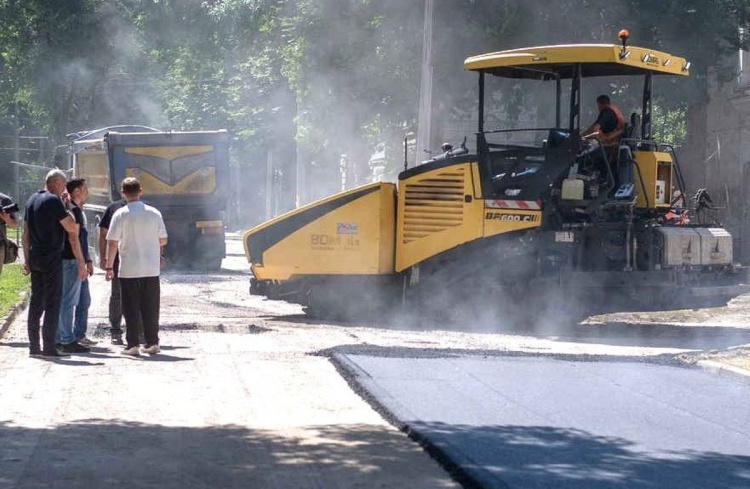 У Кам’янському витратять понад 60 млн грн на ремонт дворів і тротуарів: де саме проводитимуть роботи
