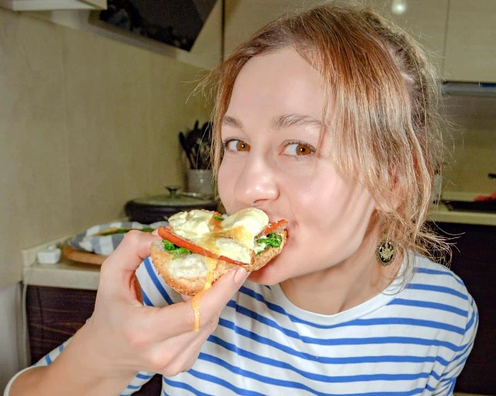 "Мастер Шеф" Ольга Мартиновська поділилася рецептом популярного у Європі сніданку з яйцями