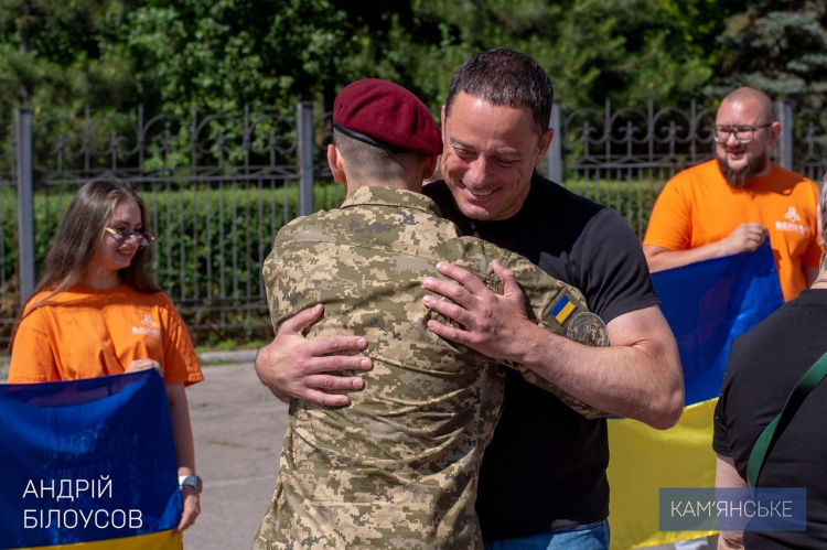  громада Кам'янського зустріла свого Героя вдома