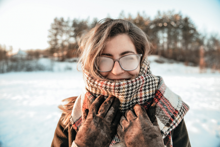 Як уникнути запотівання окулярів взимку: прості та ефективні хитрощі