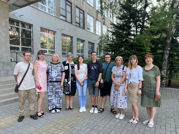 Освіта під звуки сирен: як Дніпро став новим домом для релокованих вишів зі сходу України