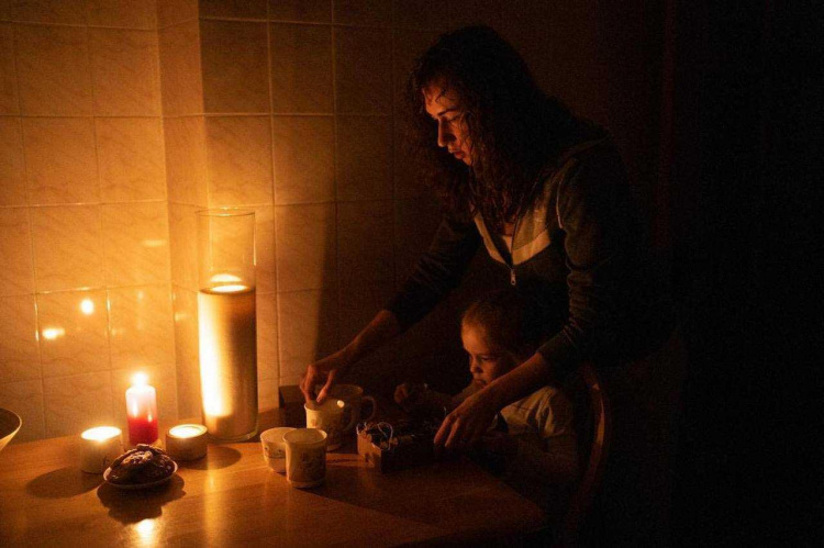 У Кам'янському в четвер, 28 серпня, вимикатимуть світло: графік та адреси відключень