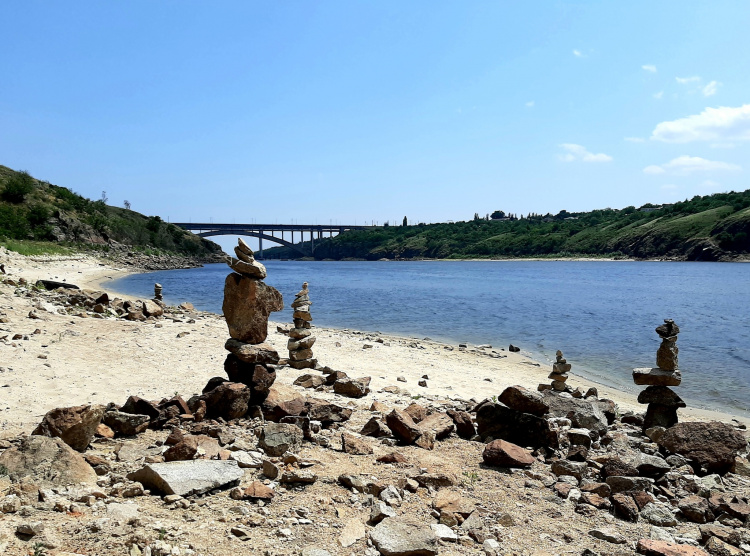 Де на Дніпропетровщині небезпечно купатися: список пляжів, які не пройшли перевірку