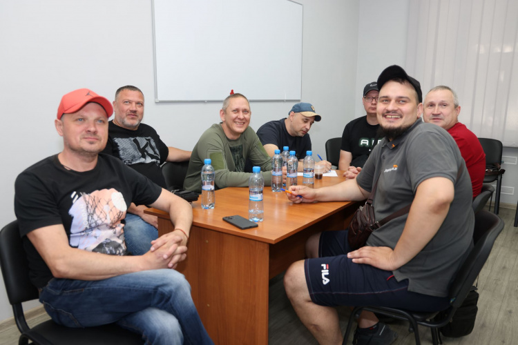 У Кам’янському хабі вітали гостей-побратимів з криворізького підприємства Групи Метінвест