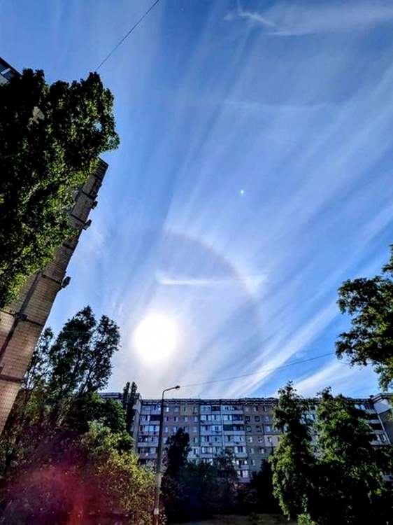 Небесне диво - у Кам'янському спостерігали унікальне атмосферне явище