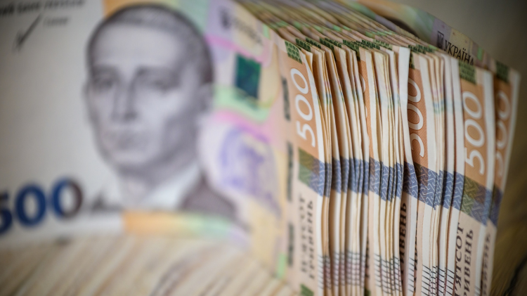 Кадровий голод: бізнес шукає студентів і пенсіонерів, пропонуючи шалені гроші