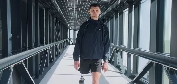 "Сам би я цього не зміг": захисник України та парахокеїст Євгеній Шваб подякував Рінату Ахметову за допомогу