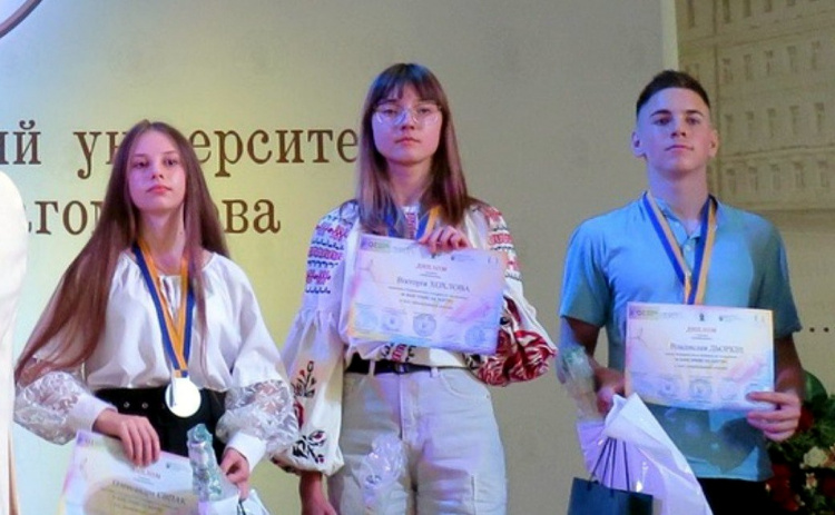 Ліцеїстка з Кам’янського стала найкращою на всеукраїнському конкурсі есе та малюнків