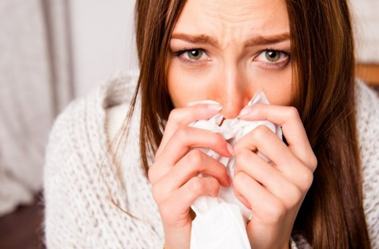 Сезонна алергія: як її пережити без нападів