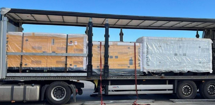 Генератори та ємності для води: німецькі партнери підтримали громади Дніпропетровщини