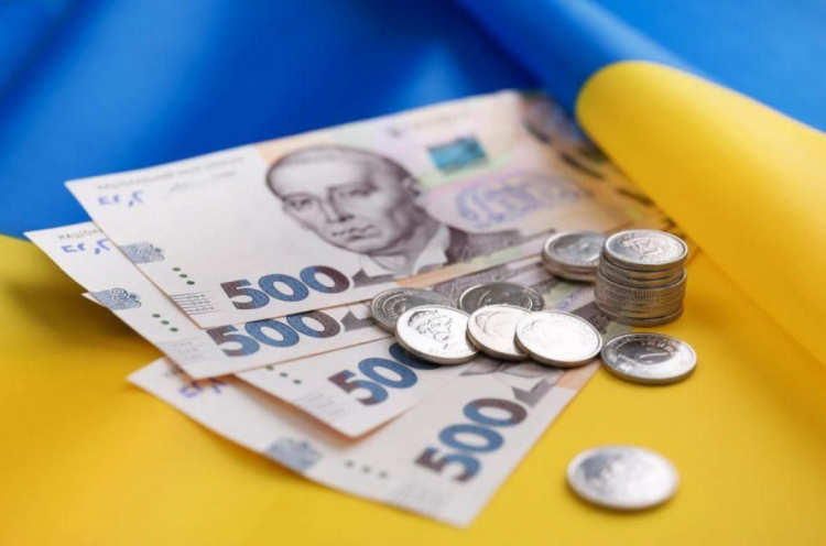 Підвищення зарплат: на скільки зростуть доходи медиків, учителів та інших бюджетників