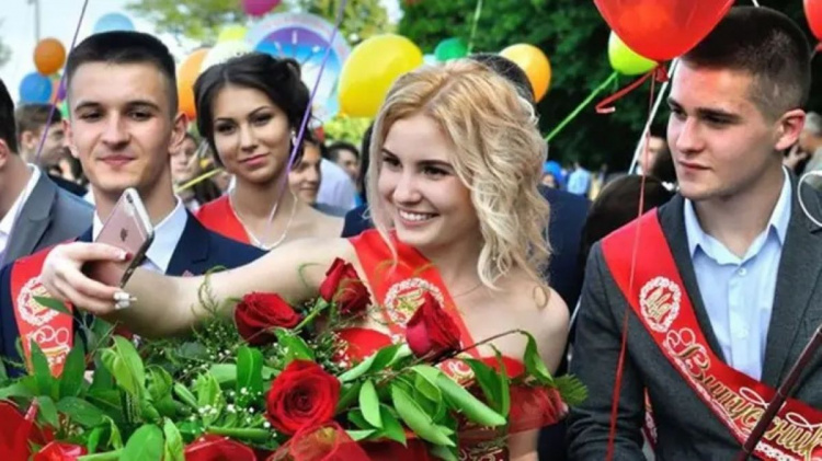 Випускний-2026 в Україні різко подорожчав