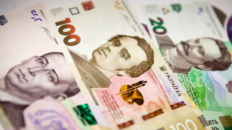Допомогу вразливим категоріям  українців продовжили до кінця липня 2025 року: хто отримає виплати