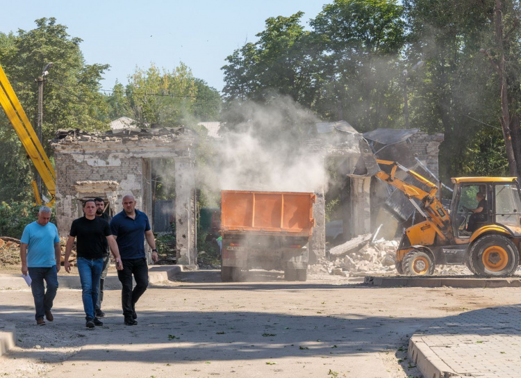 Як Кам’янське оговтується після ворожого обстрілу: координація, підтримка, відновлення