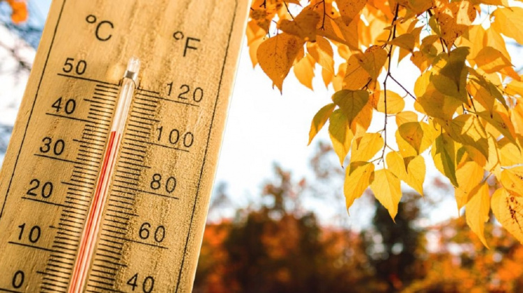 Несподівано "гарячий" листопад: які міста Дніпропетровщини встановили нові температурні рекорди