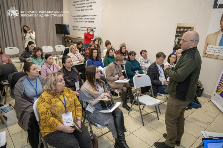 Повернення з полону: на Дніпропетровщині навчають фахівців працювати з ветеранами