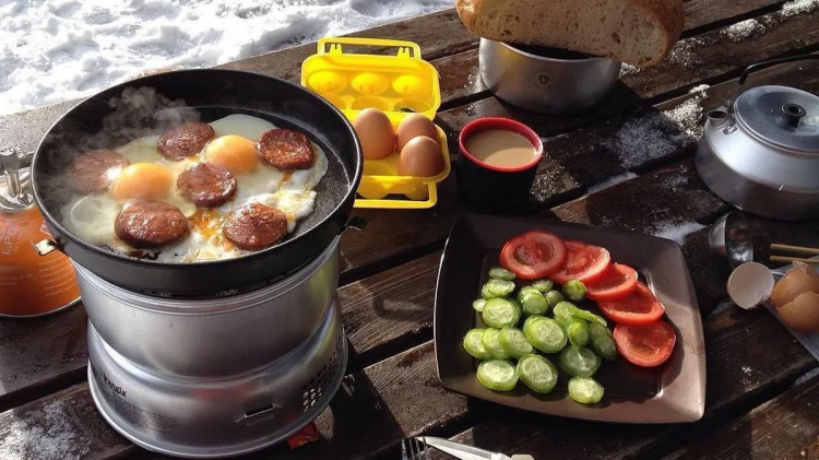 Як приготувати їжу без електрики та газу: прості та безпечні способи