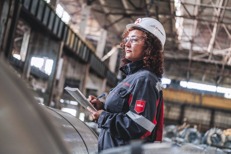 Жіноча сила, що зрушує скелю: історії дробильниць з Північного ГЗК Метінвесту