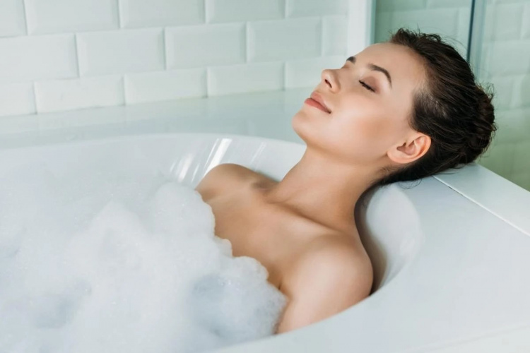 Як легко відмити акрилову ванну харчовою содою та піною для гоління - поради від майстра