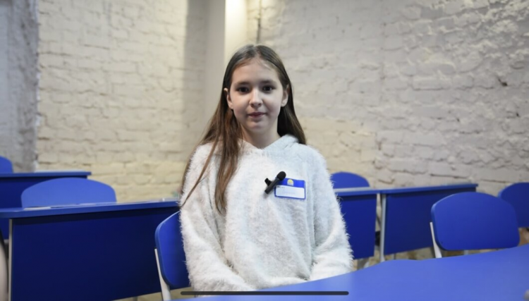 Соціальна адаптація через освіту: як 10-річна переселенка з Авдіївки опановує французьку мову в Дніпрі