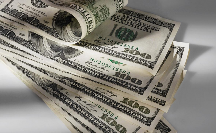 Не хочуть брати: які долари зобов'язані приймати банки, незважаючи на старий зразок