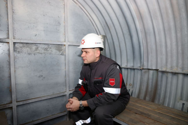 На «Каметсталі» встановлюють модульні укриття для захисту працівників