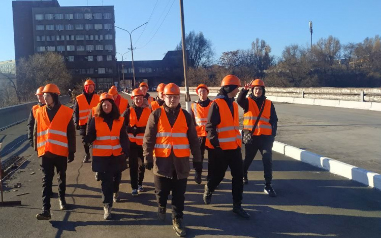 Сучасна молодь знайомилася з перспективними професіями на Каметсталі