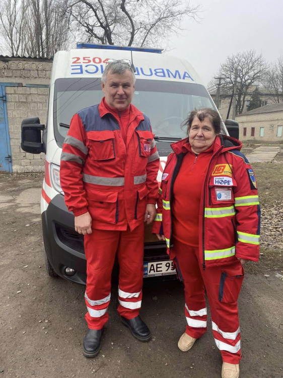 В 16 років народила третю дитину: медики Кам'янського двічі прийняли пологи в авто