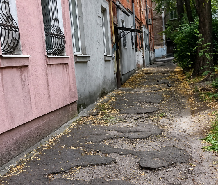 Смуга перешкод для відвідувачів ЧХ у Кам’янському