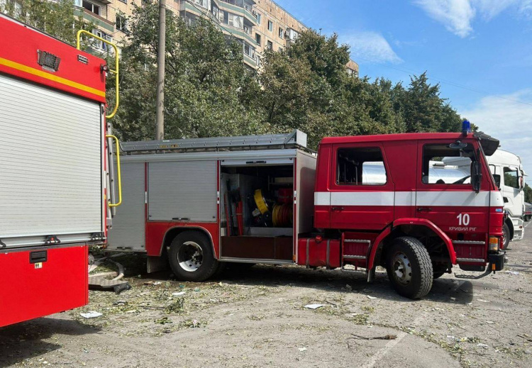 Кривий Ріг: ракети влучили у 9-поверхівку та навчальний заклад, 5 загиблих і 43 поранені