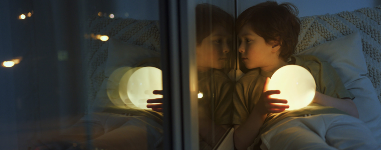 Блекаут з дітьми: як перетворити темряву на казку та зігріти малюків без електрики