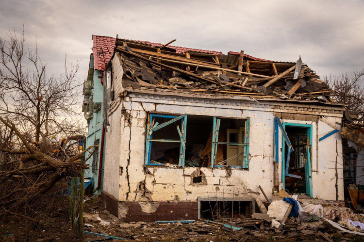 Пошкоджено близько 50 будинків - після обстрілу на місці дачного кооперативу у Кам'янському руїни і згарище