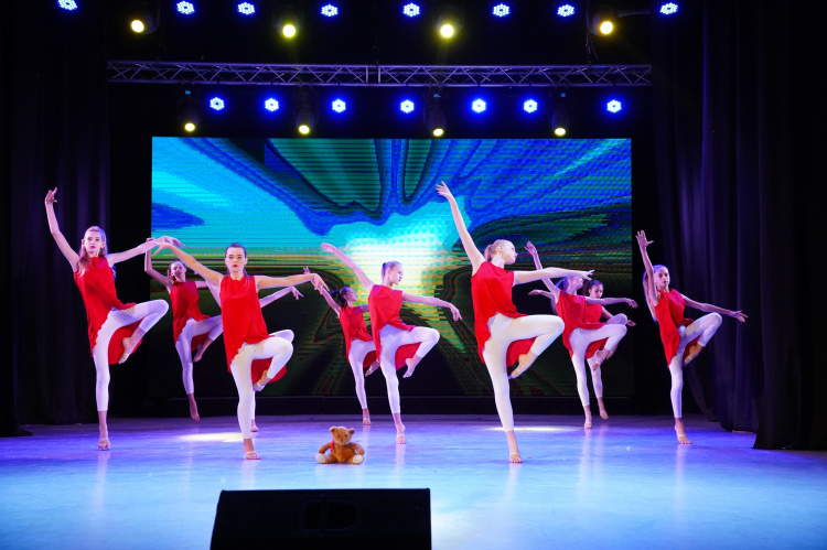 Танцівниці з Кам'янського підкорили журі міжнародного містецького фестивалю