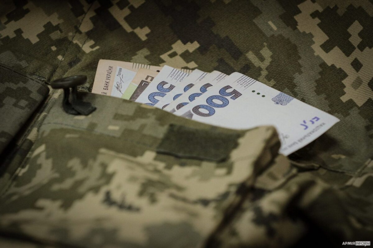 Грошова допомога ветеранам з інвалідністю